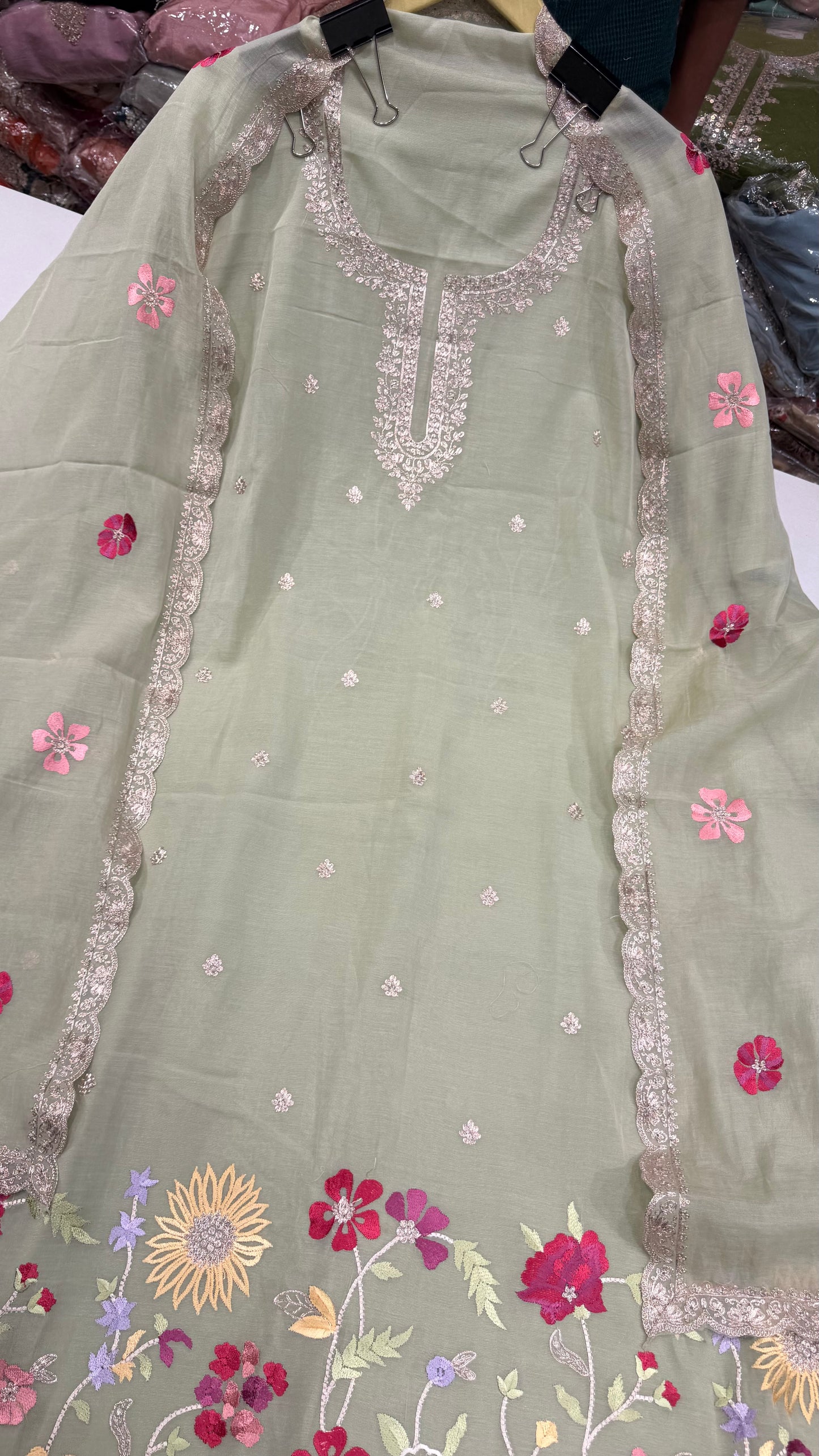 šæ Floral Meadow Mulmul Cotton Unstitched Suit Set