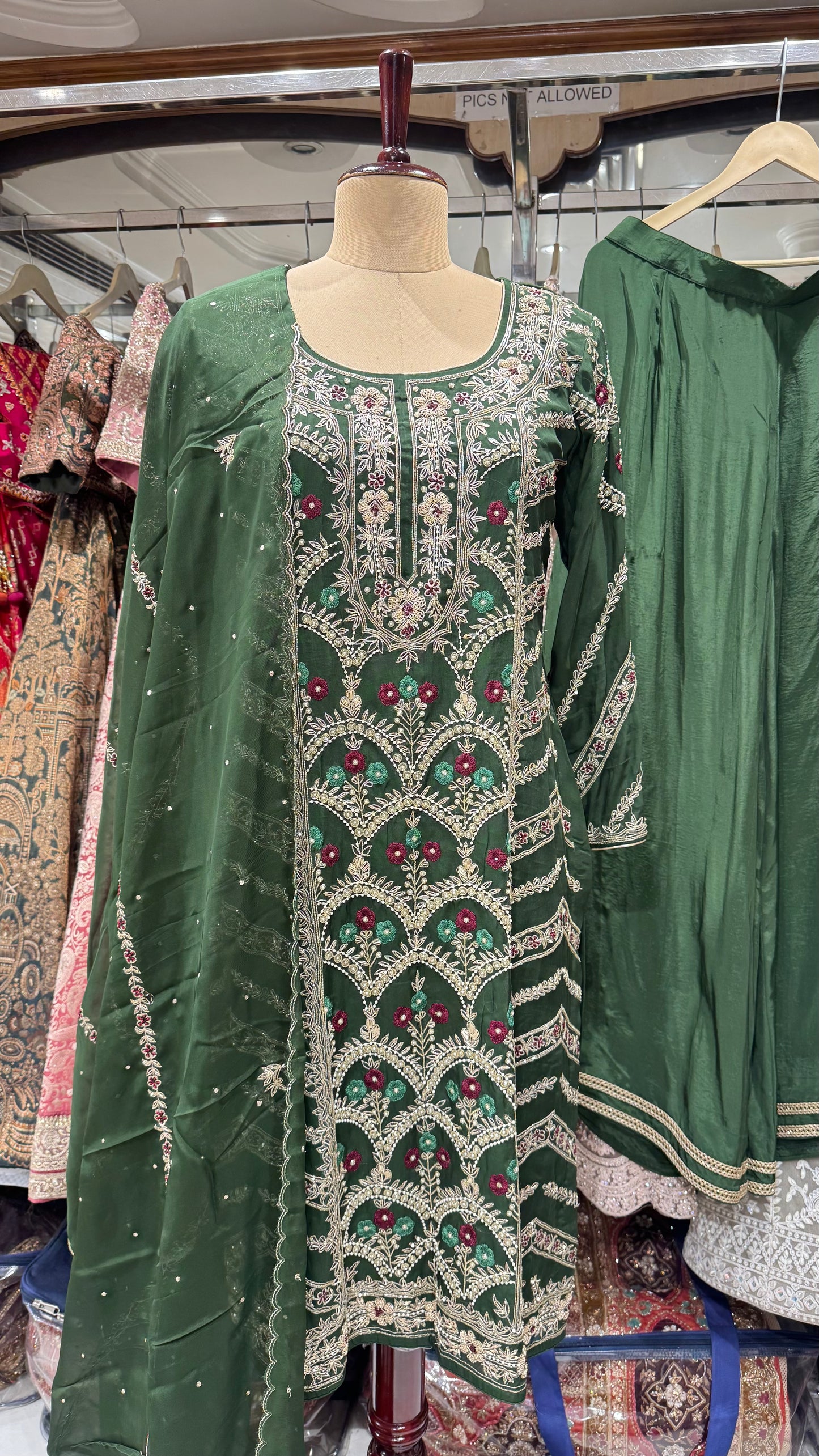 Elegant Hand Embroidered Zardozi Readymade Suit – Free Size (Up to 44” Bust)