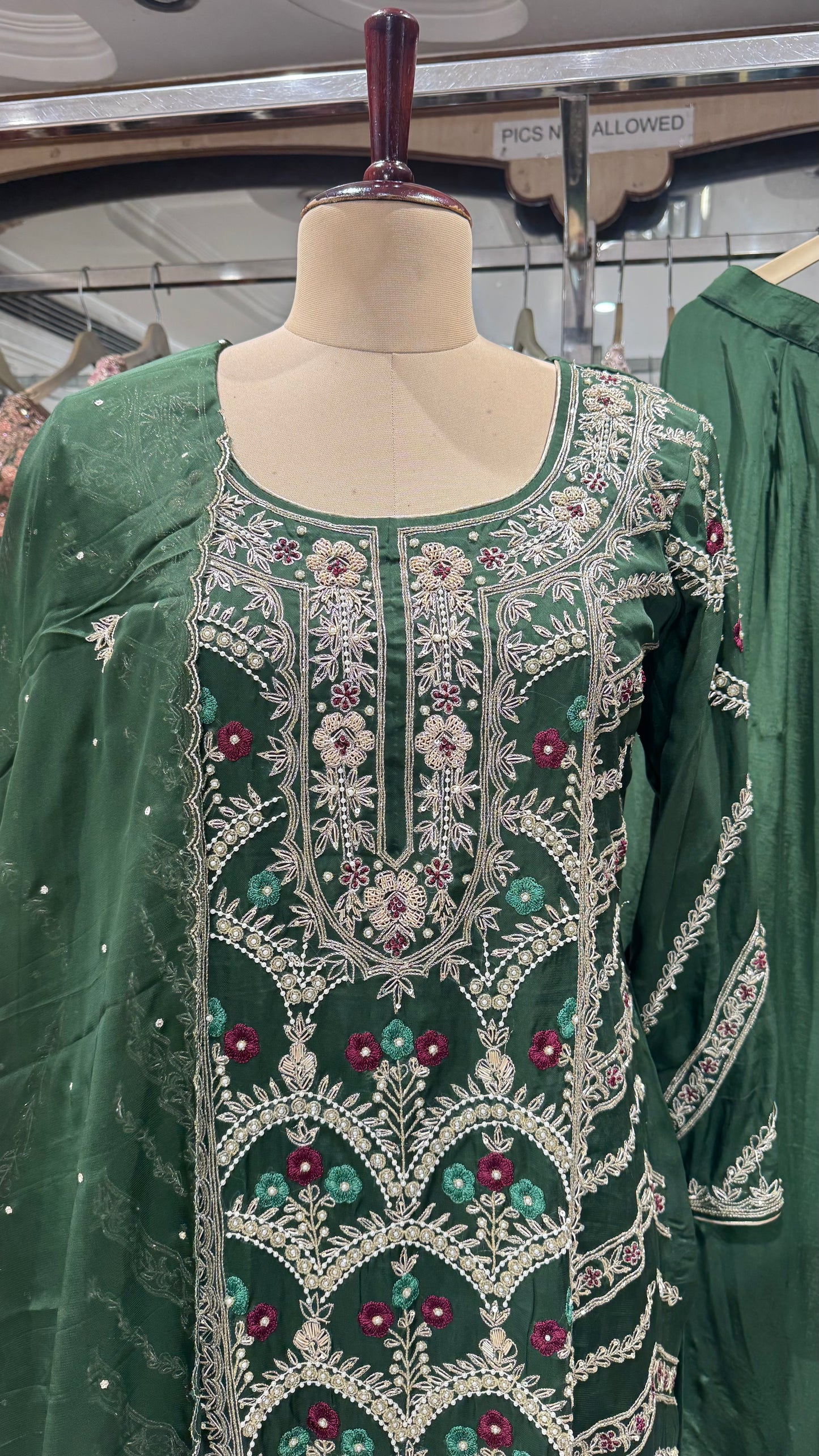 Elegant Hand Embroidered Zardozi Readymade Suit – Free Size (Up to 44” Bust)
