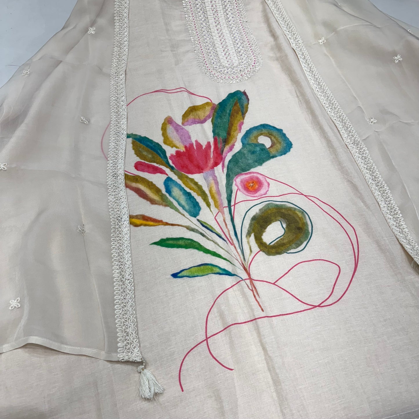 Elegant Linen Cotton Suit with Hand-Painted Motif & Embroidered Organza Dupatta