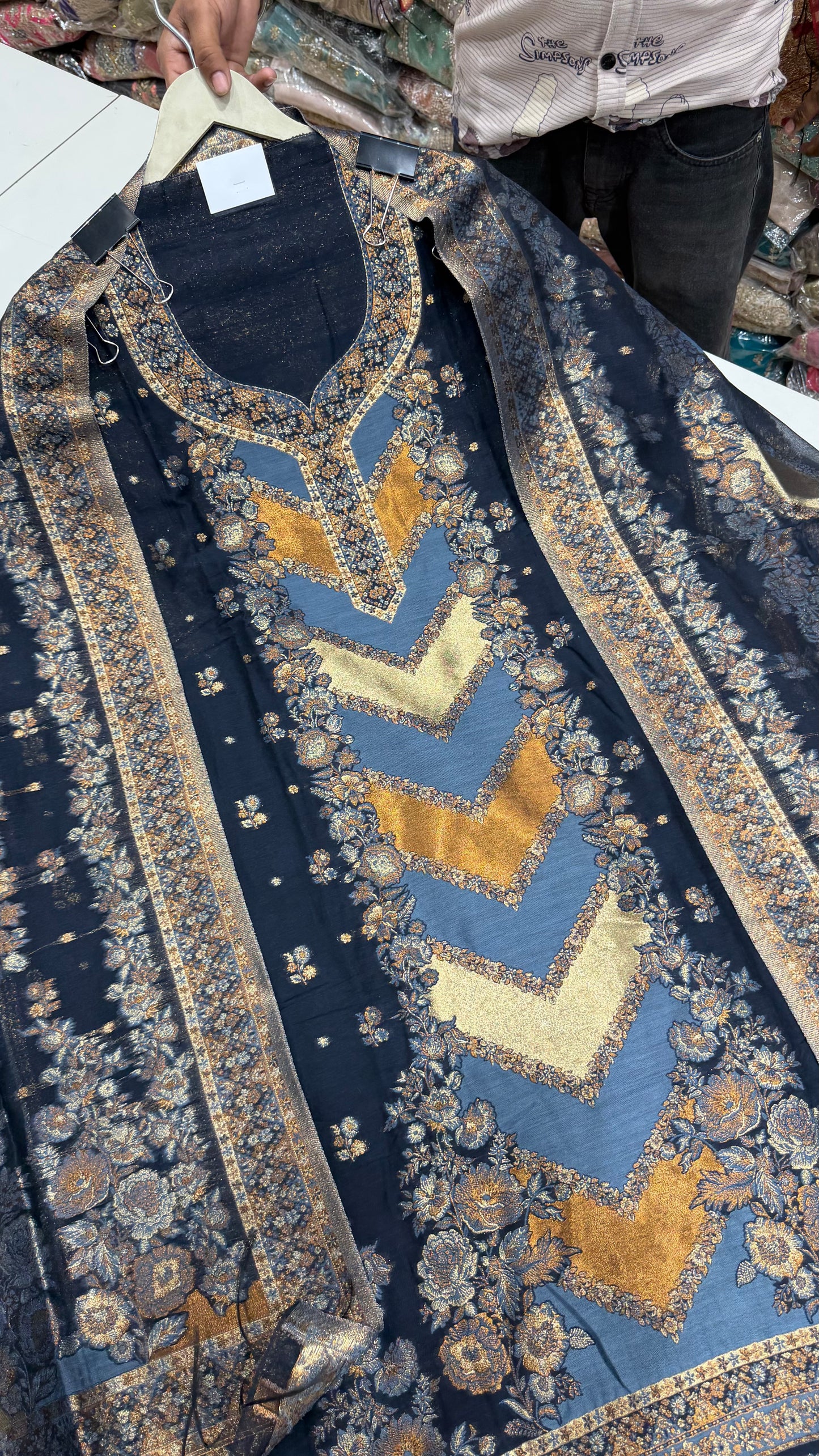 Elegant Pure Jamawar Silk Handloom Weaving Unstitched Suit