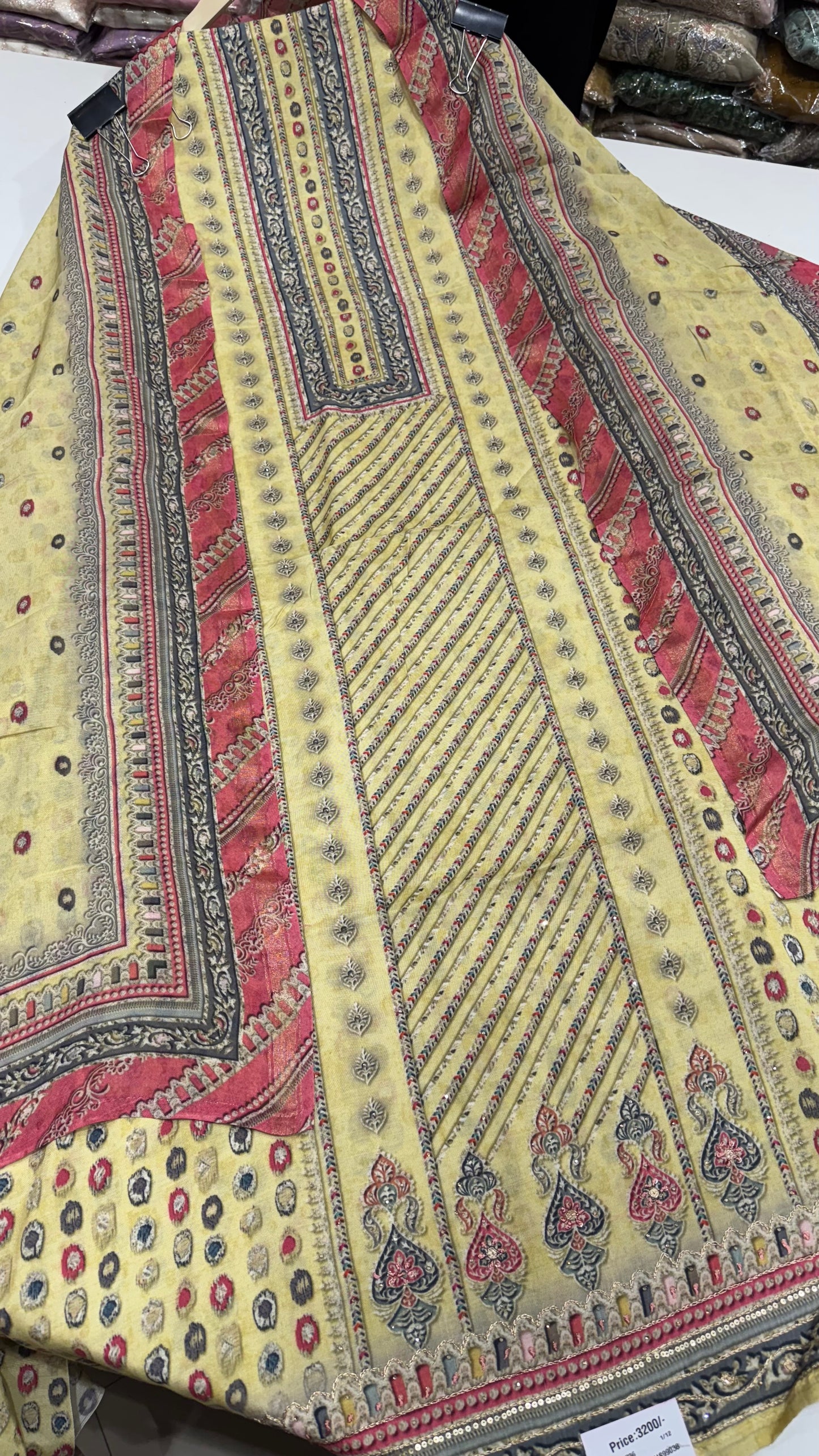 Pakistani Style Printed Muslin Suit with Cotton Silk Bottom & Digital Printed Dupatta – Elegant Ethnic Wear