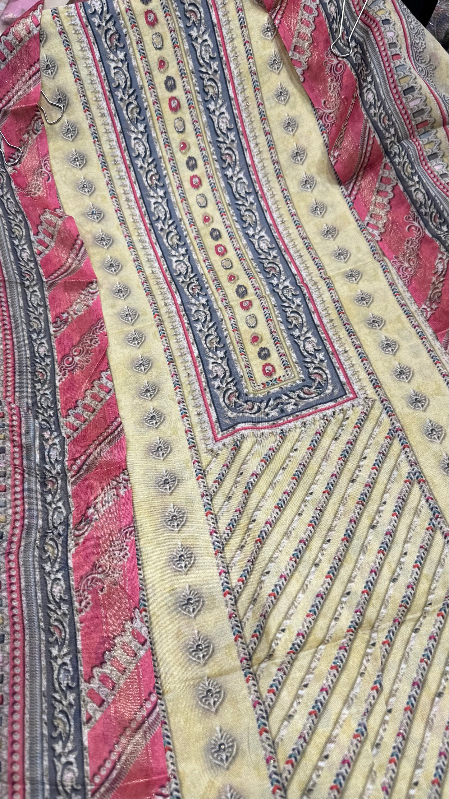 Pakistani Style Printed Muslin Suit with Cotton Silk Bottom & Digital Printed Dupatta – Elegant Ethnic Wear