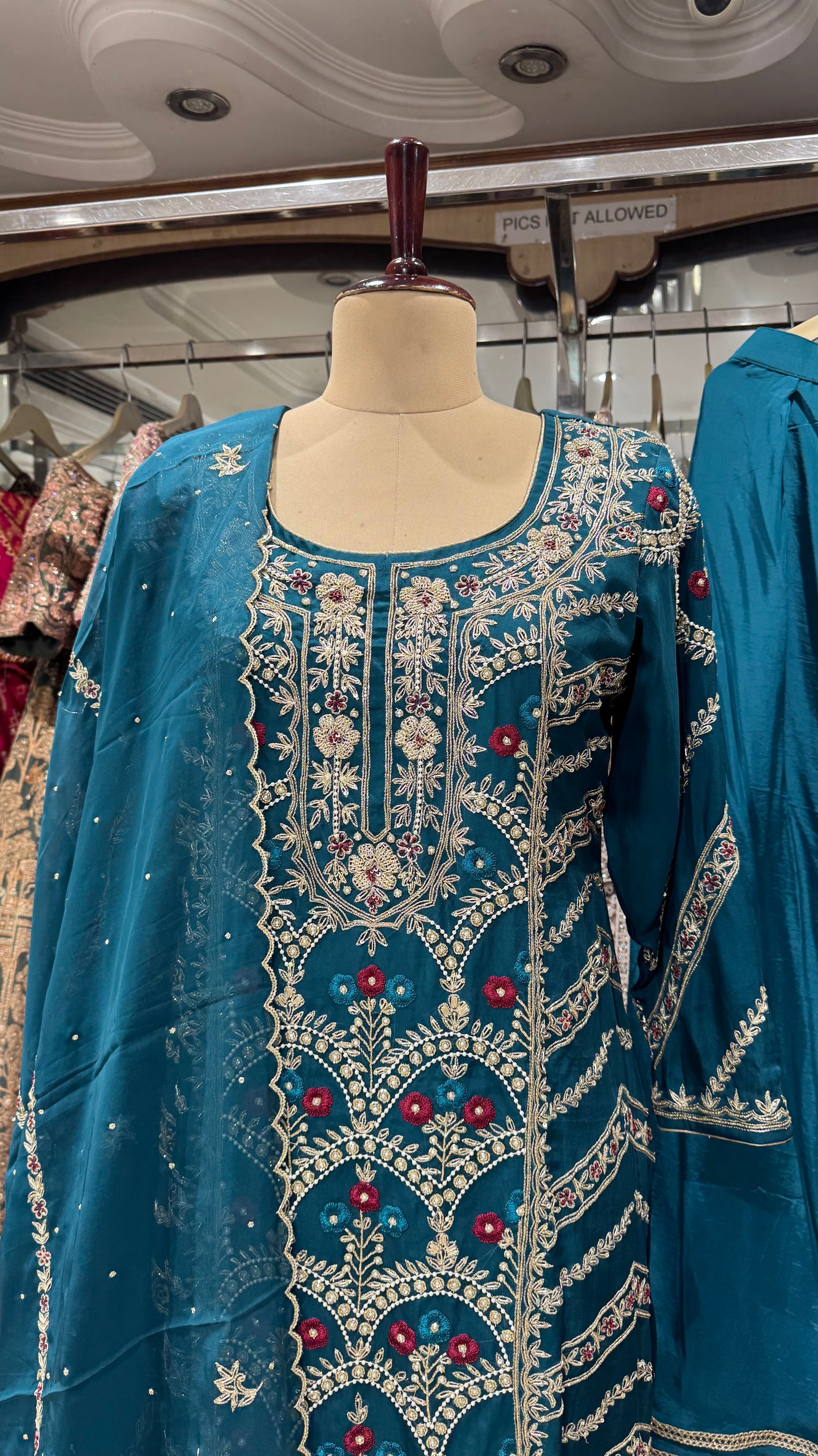 Elegant Hand Embroidered Zardozi Readymade Suit – Free Size (Up to 44” Bust)