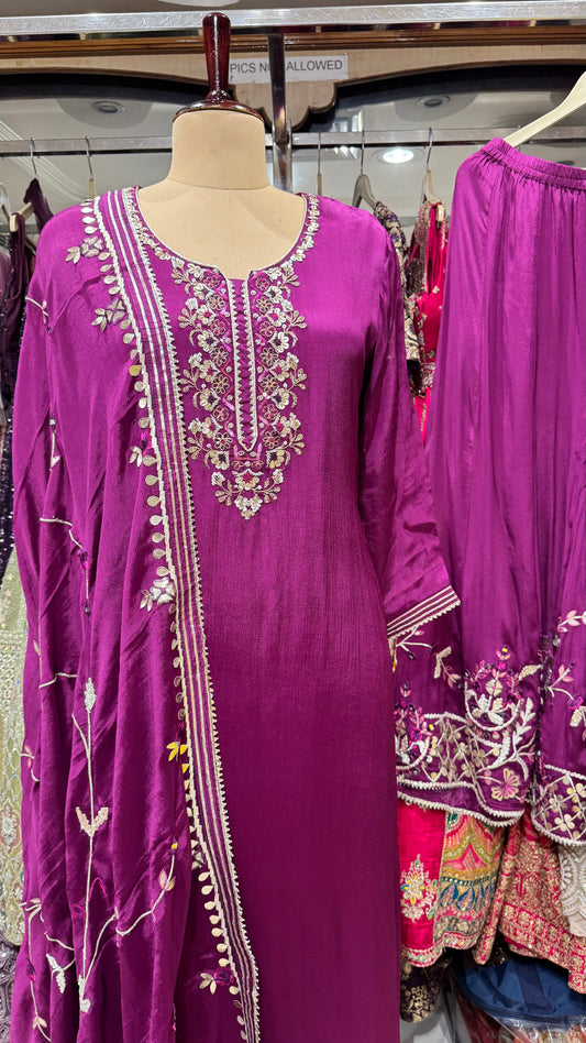 Wine gotta patti Chinon sharara set