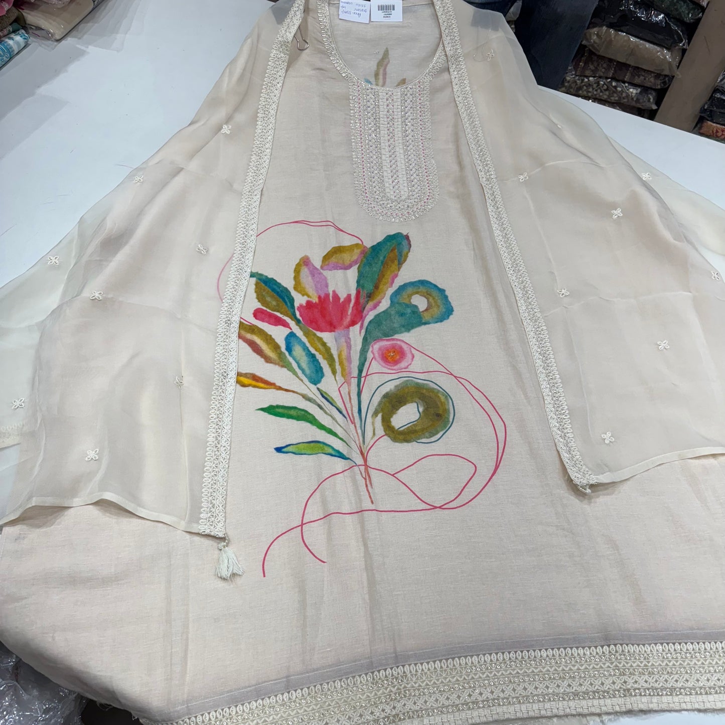 Elegant Linen Cotton Suit with Hand-Painted Motif & Embroidered Organza Dupatta
