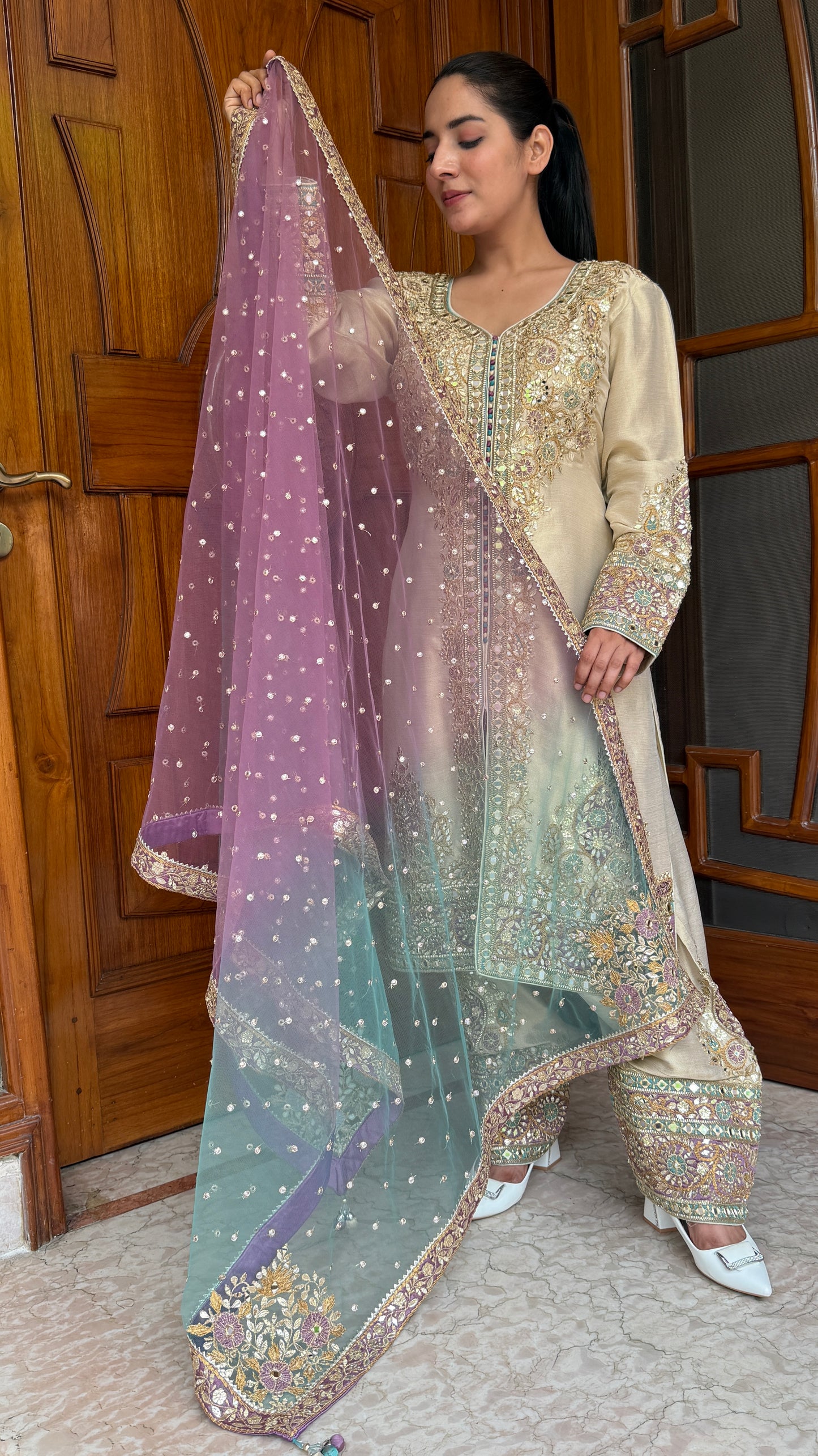 Royal Ivory Raw Tissue Front-Cut Farshi Suit with Dual Tone Net Dupatta