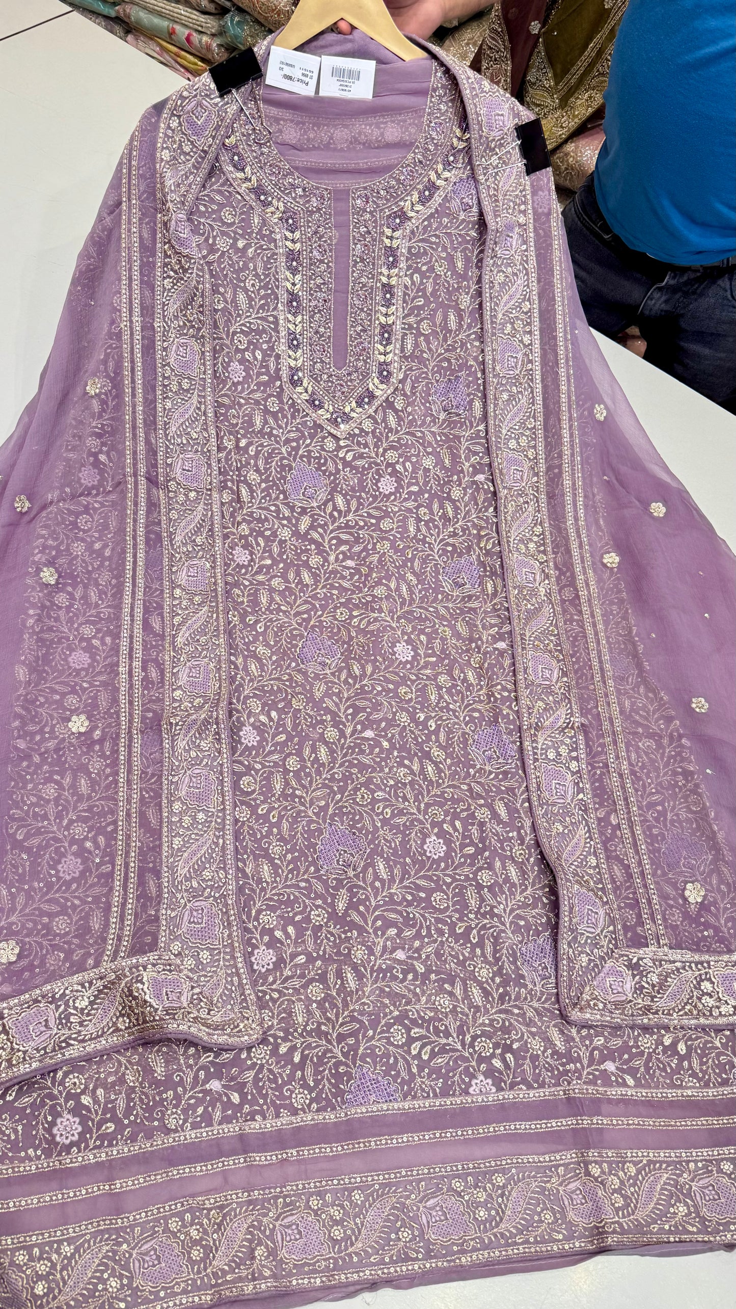 ✨Pure Georgett Lakhnavi jaal hand embroided Suit Set