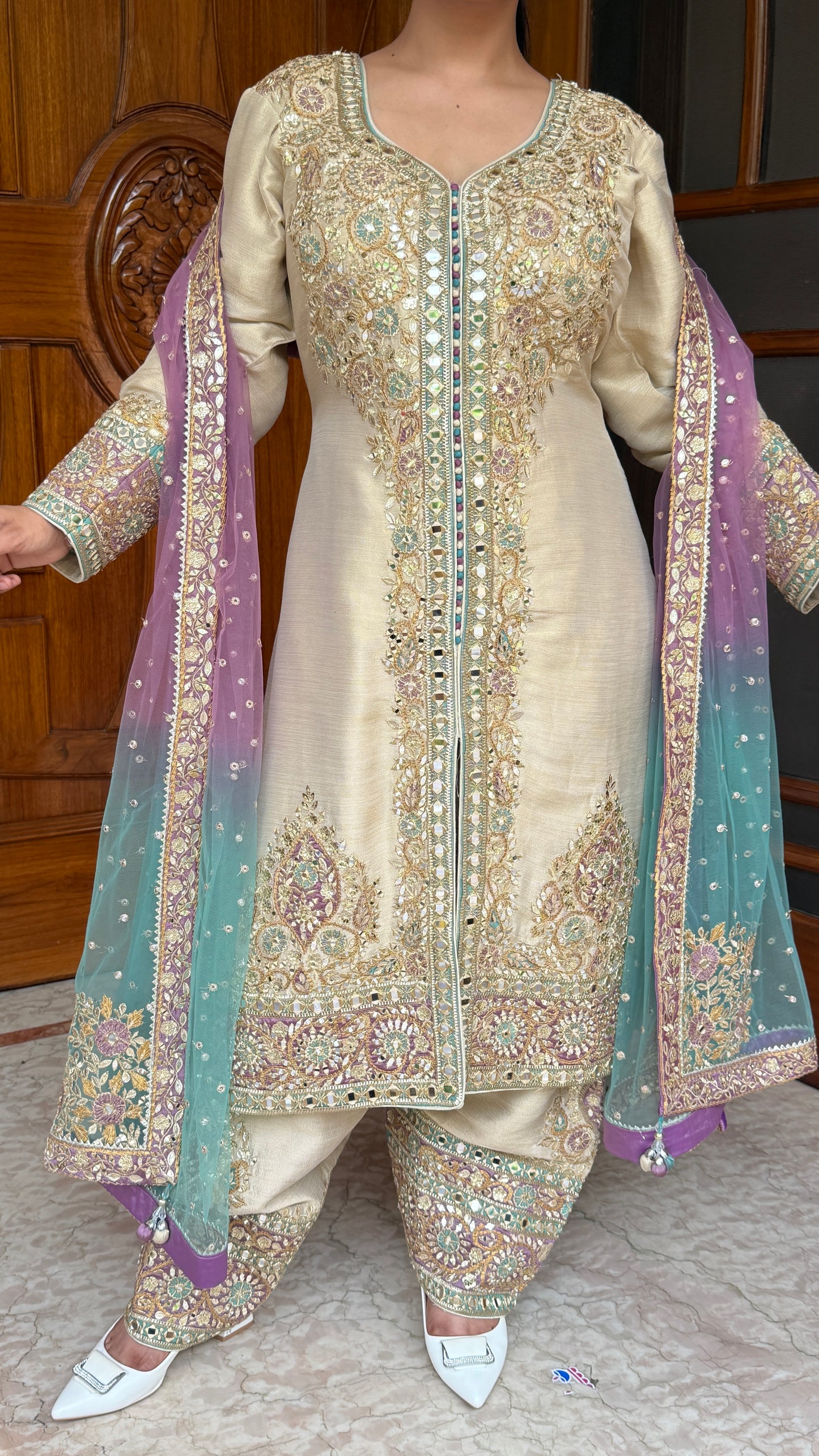 Royal Ivory Raw Tissue Front-Cut Farshi Suit with Dual Tone Net Dupatta