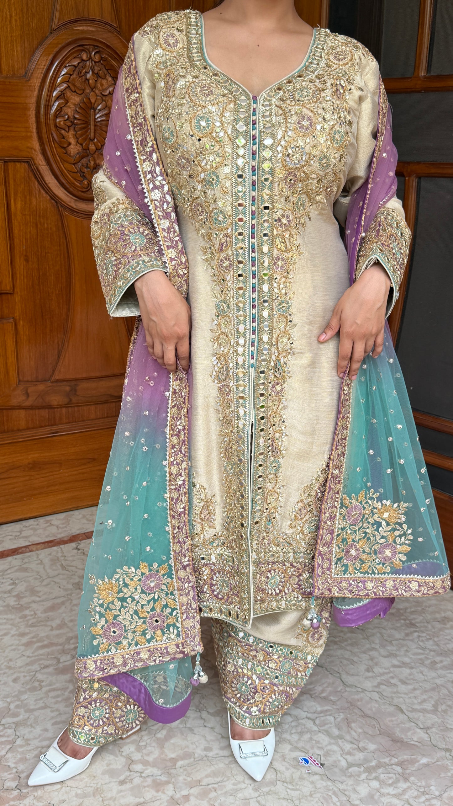 Royal Ivory Raw Tissue Front-Cut Farshi Suit with Dual Tone Net Dupatta