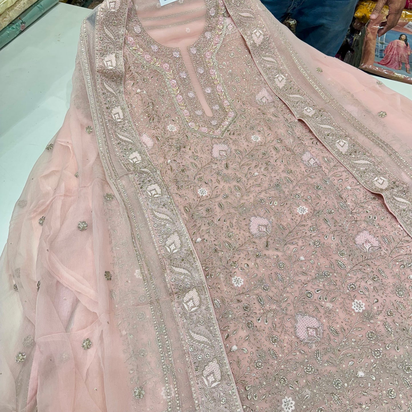 ✨Pure Georgett Lakhnavi jaal hand embroided Suit Set
