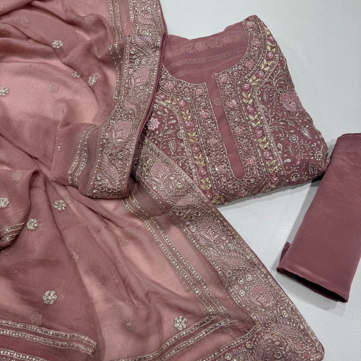 ✨Pure Georgett Lakhnavi jaal hand embroided Suit Set