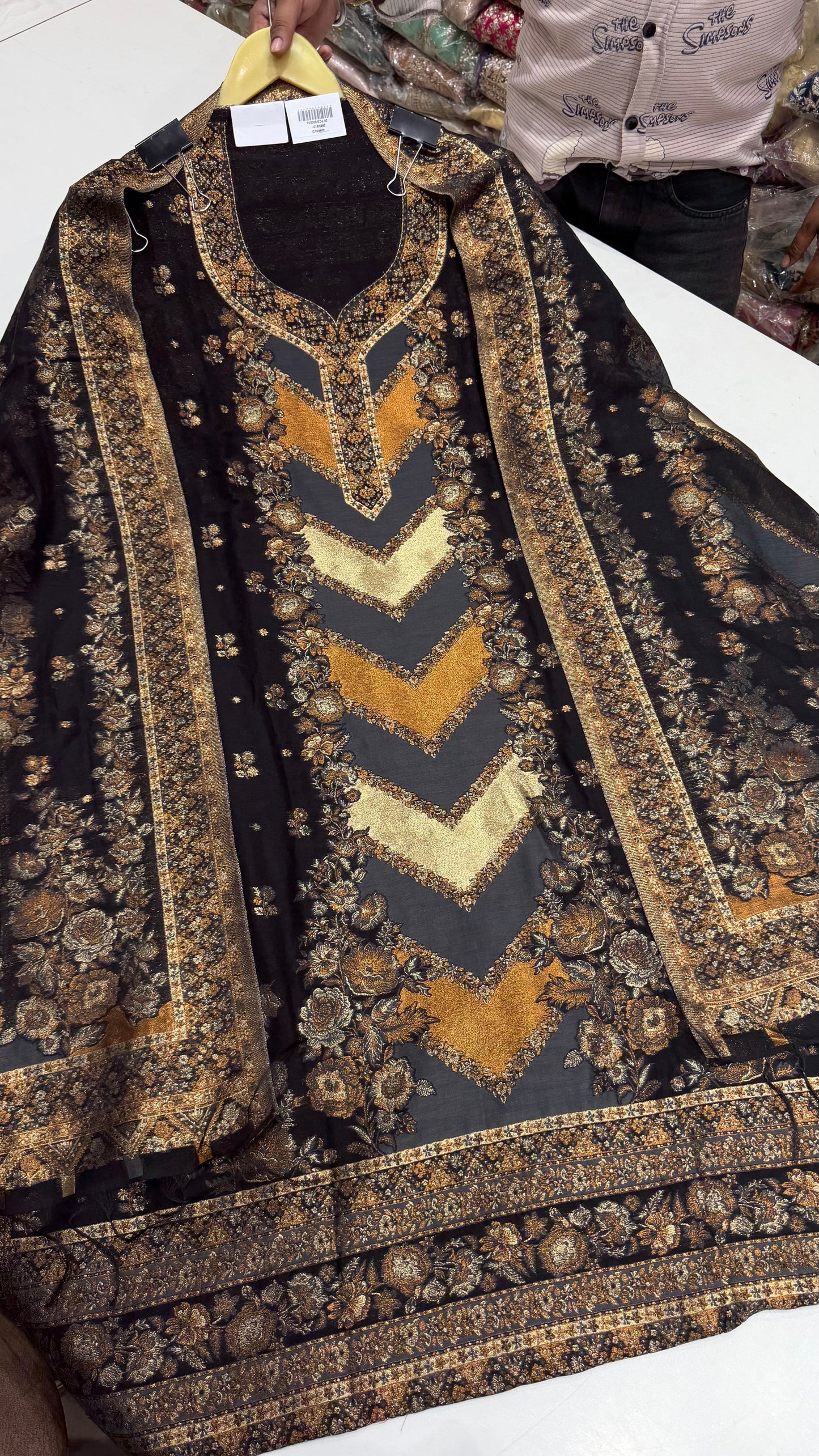 Elegant Pure Jamawar Silk Handloom Weaving Unstitched Suit