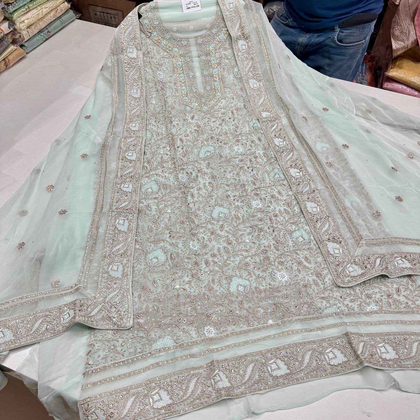 ✨Pure Georgett Lakhnavi jaal hand embroided Suit Set