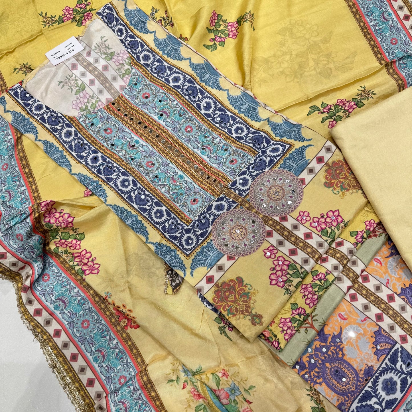 Gorgeous Muslin pakistani prints suit set